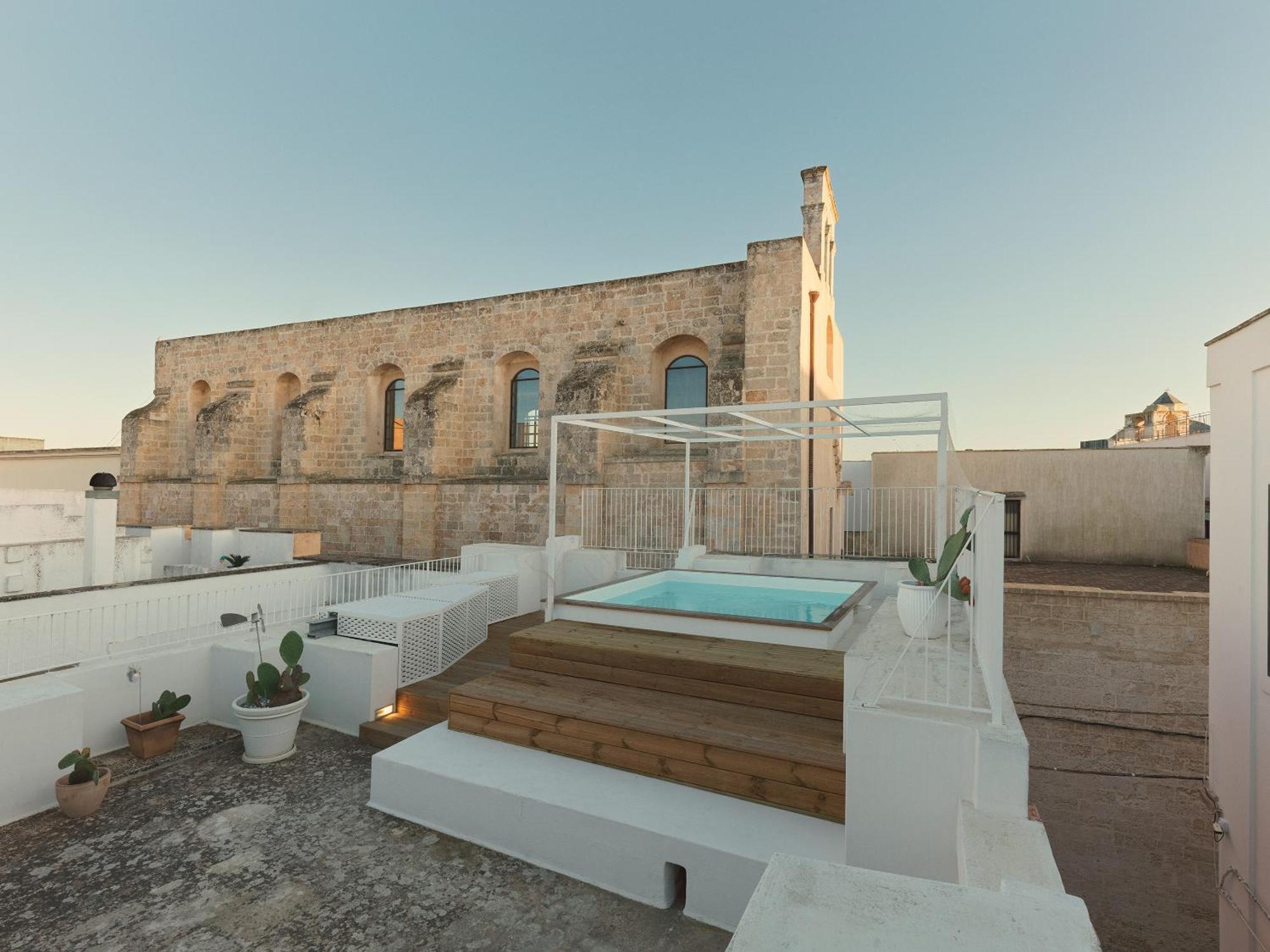 Palazzo Dei Gigli Puglia - House With Heatable Rooftop-pool